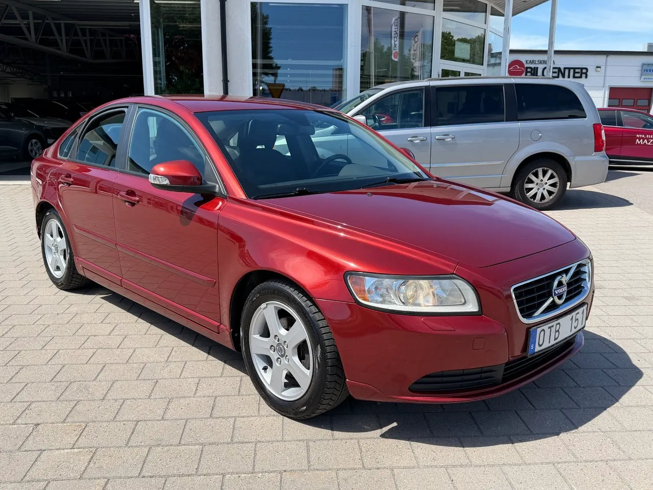 Vehicle image 13