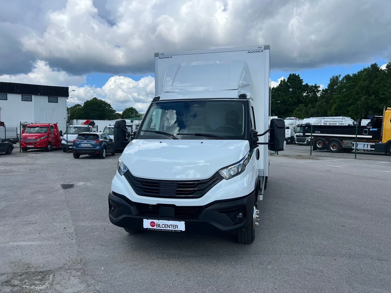 Vehicle image 15
