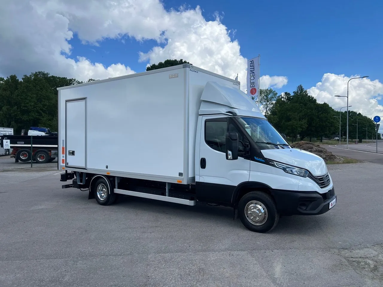 Vehicle image 20