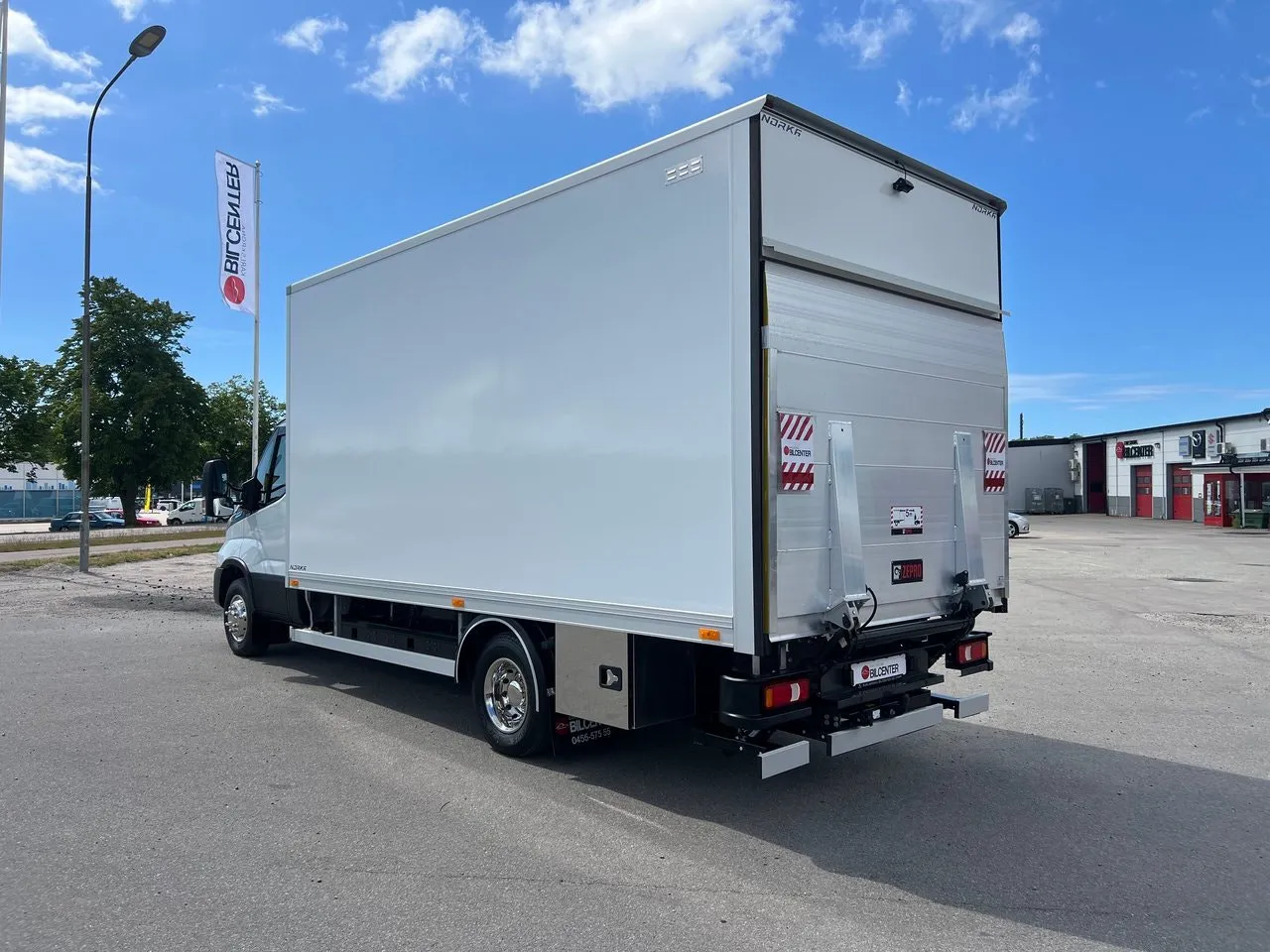 Vehicle image 35