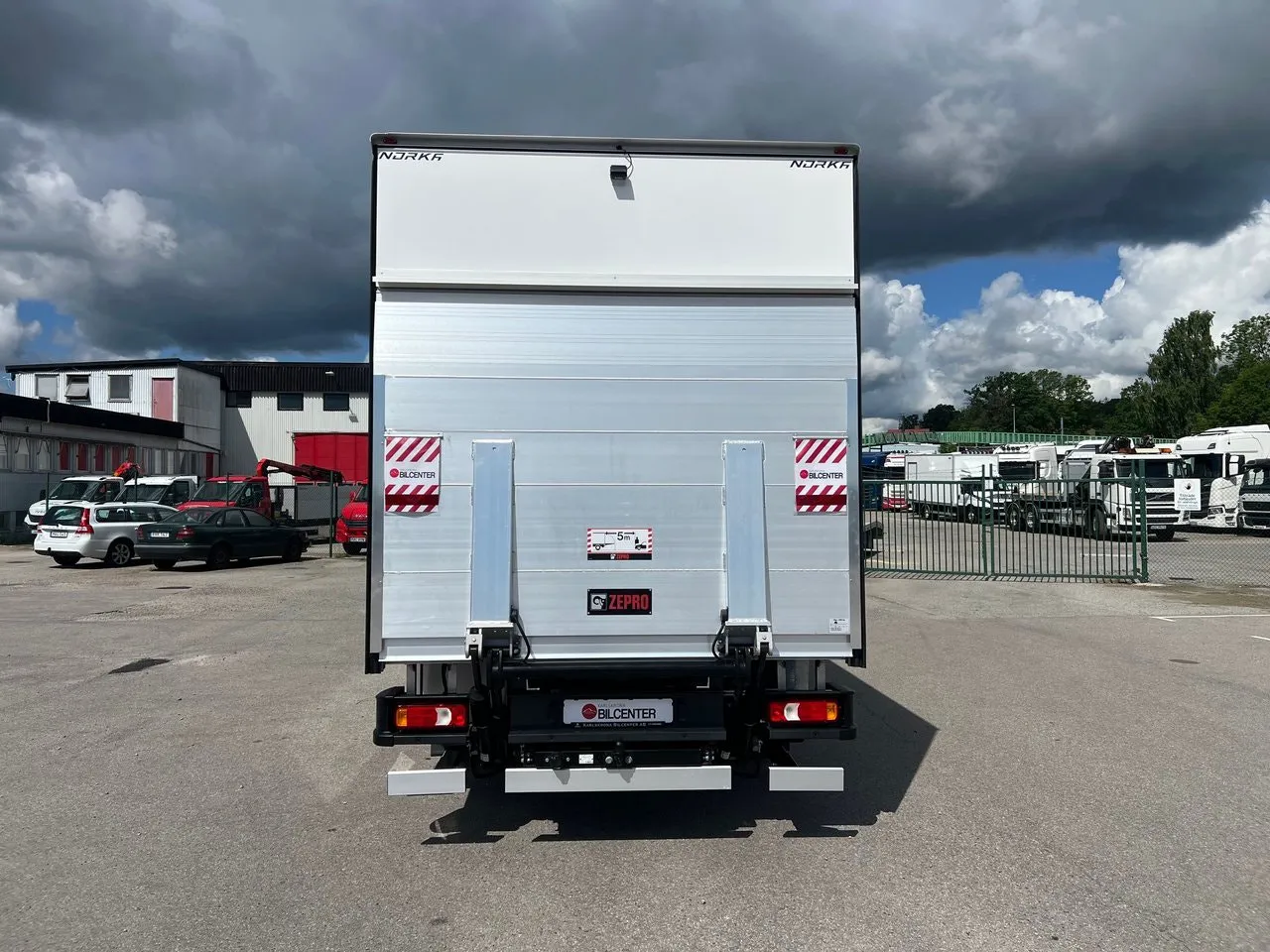 Vehicle image 3