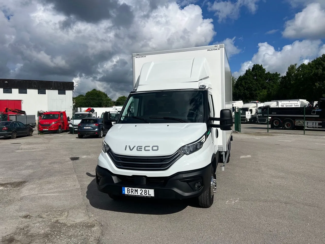 Vehicle image 9