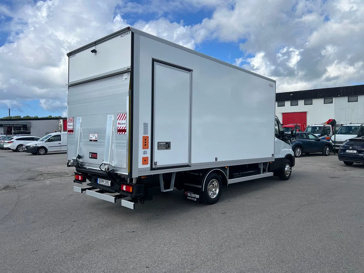 Vehicle image 3