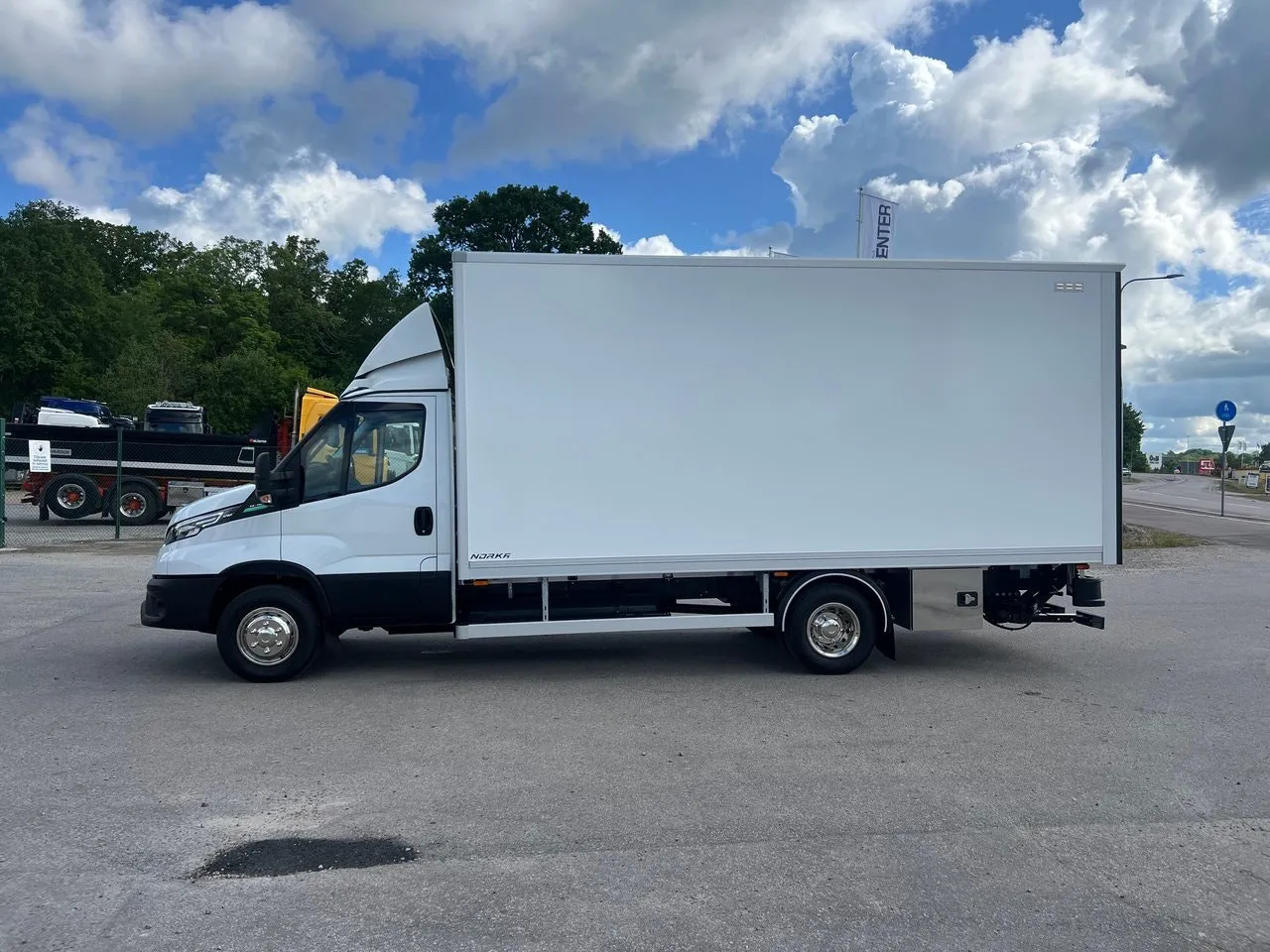 Vehicle image 36