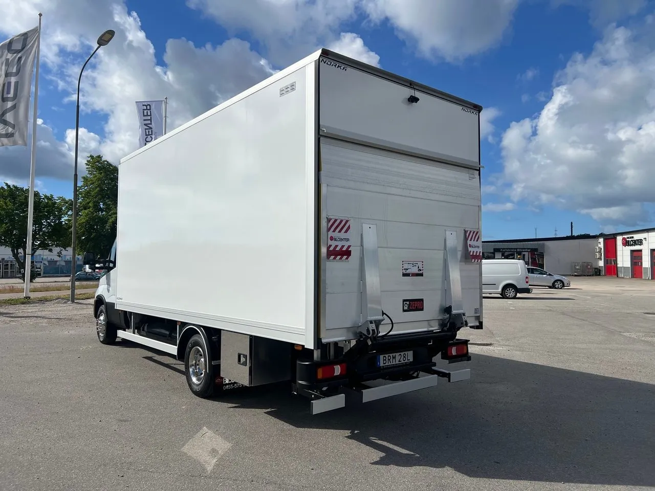 Vehicle image 24