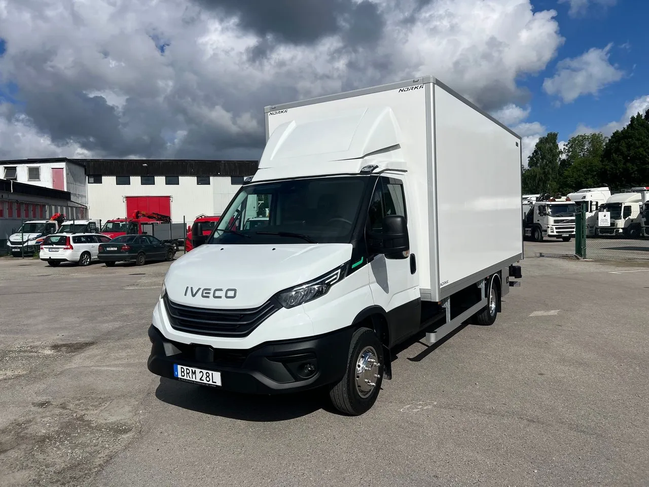 Vehicle image 8