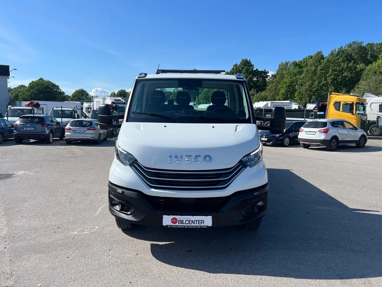 Vehicle image 7