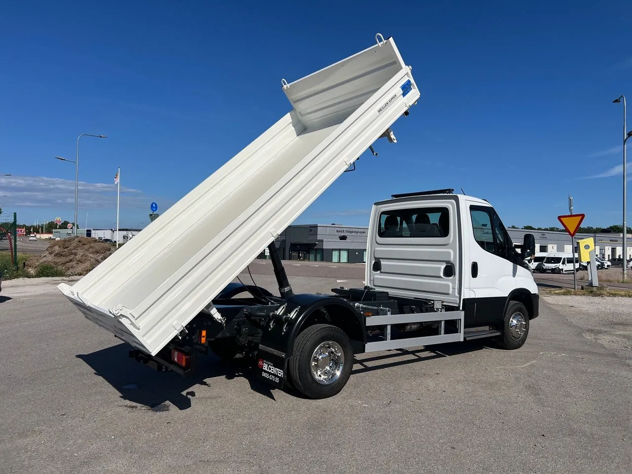 Vehicle image 35