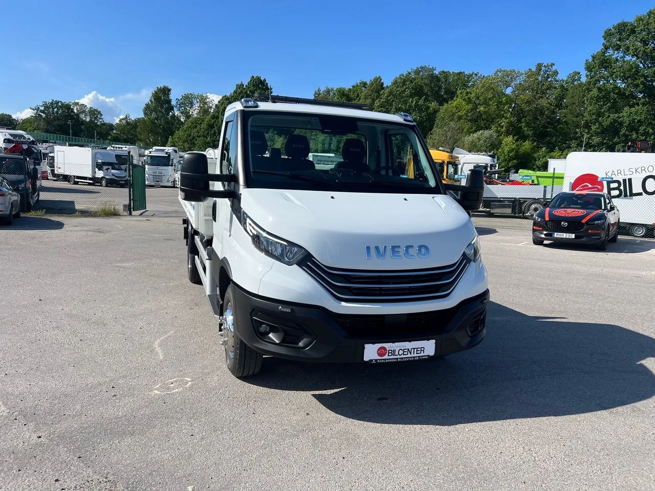 Vehicle image 8