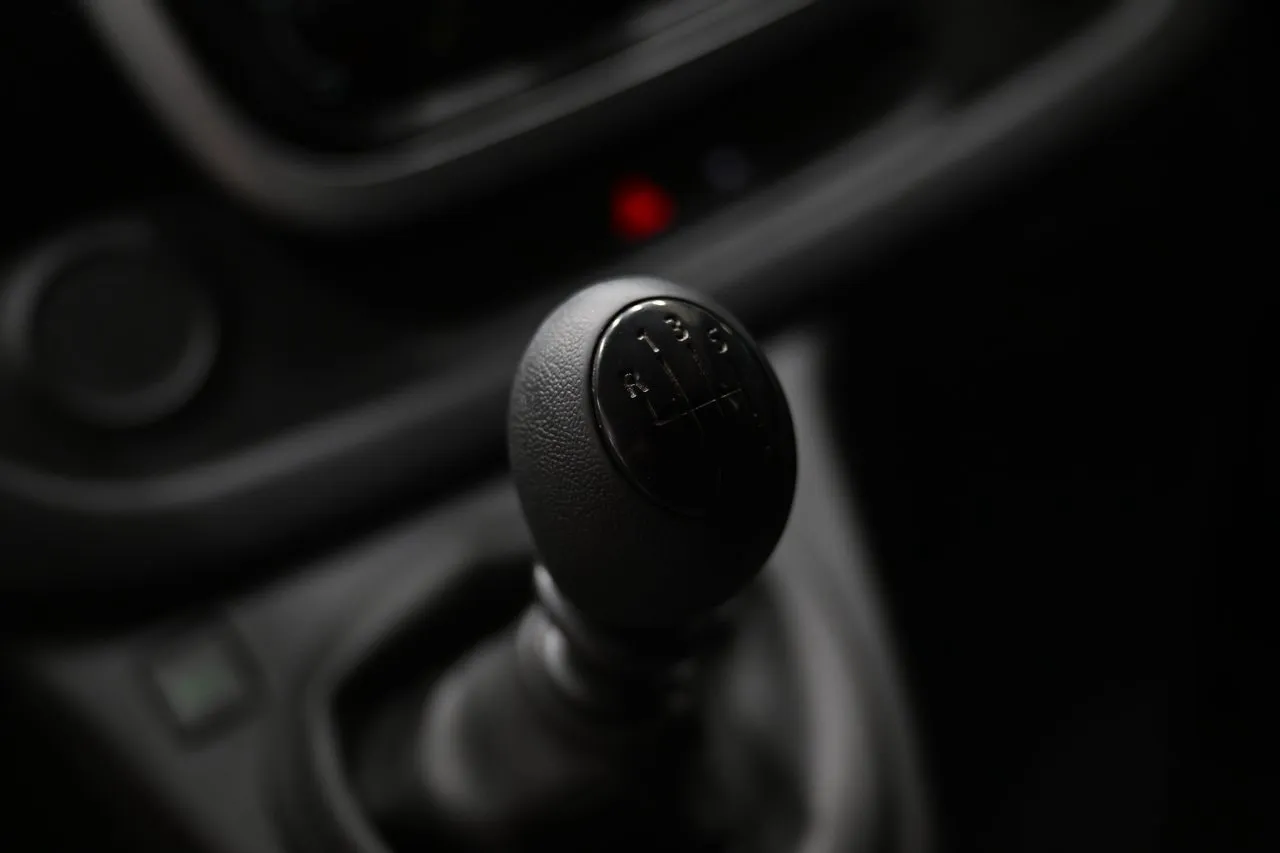 Vehicle image 24