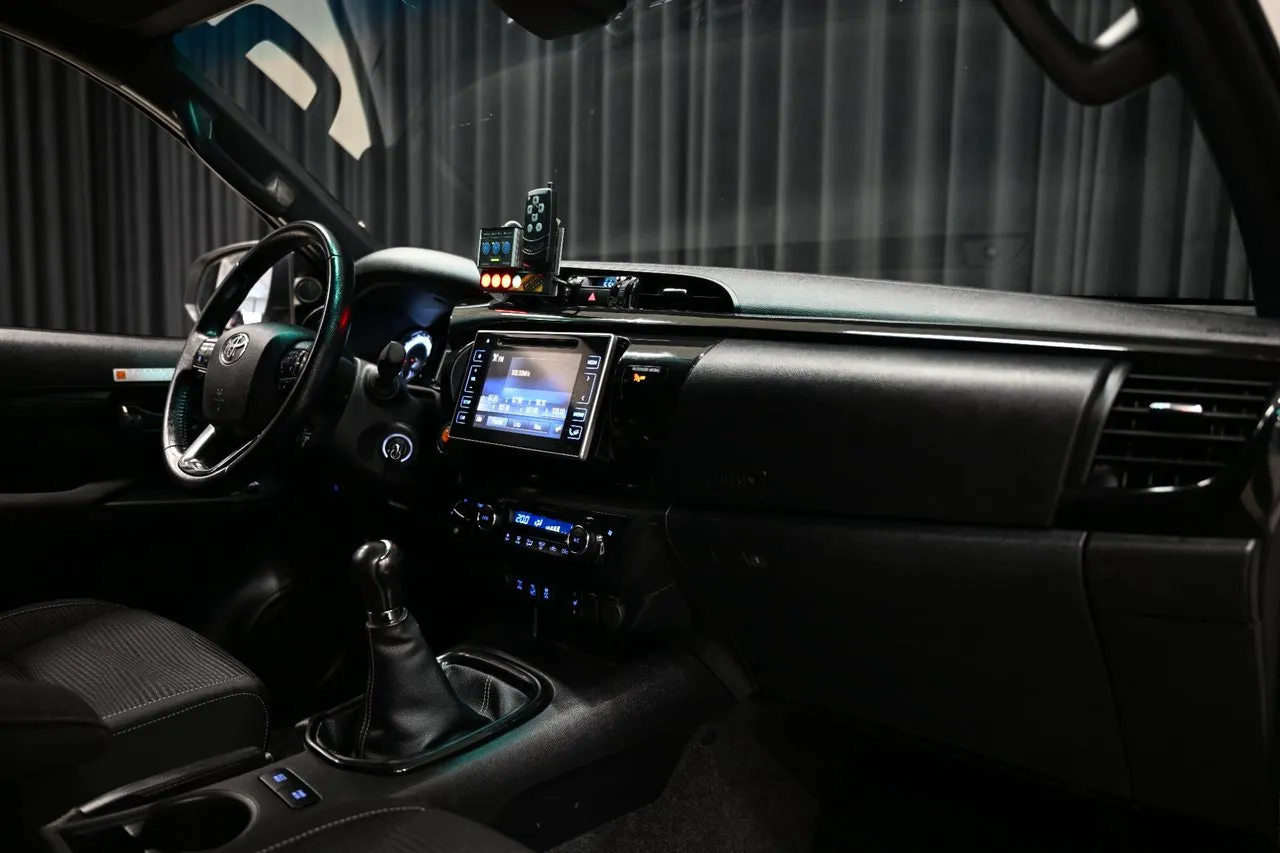 Vehicle image 30