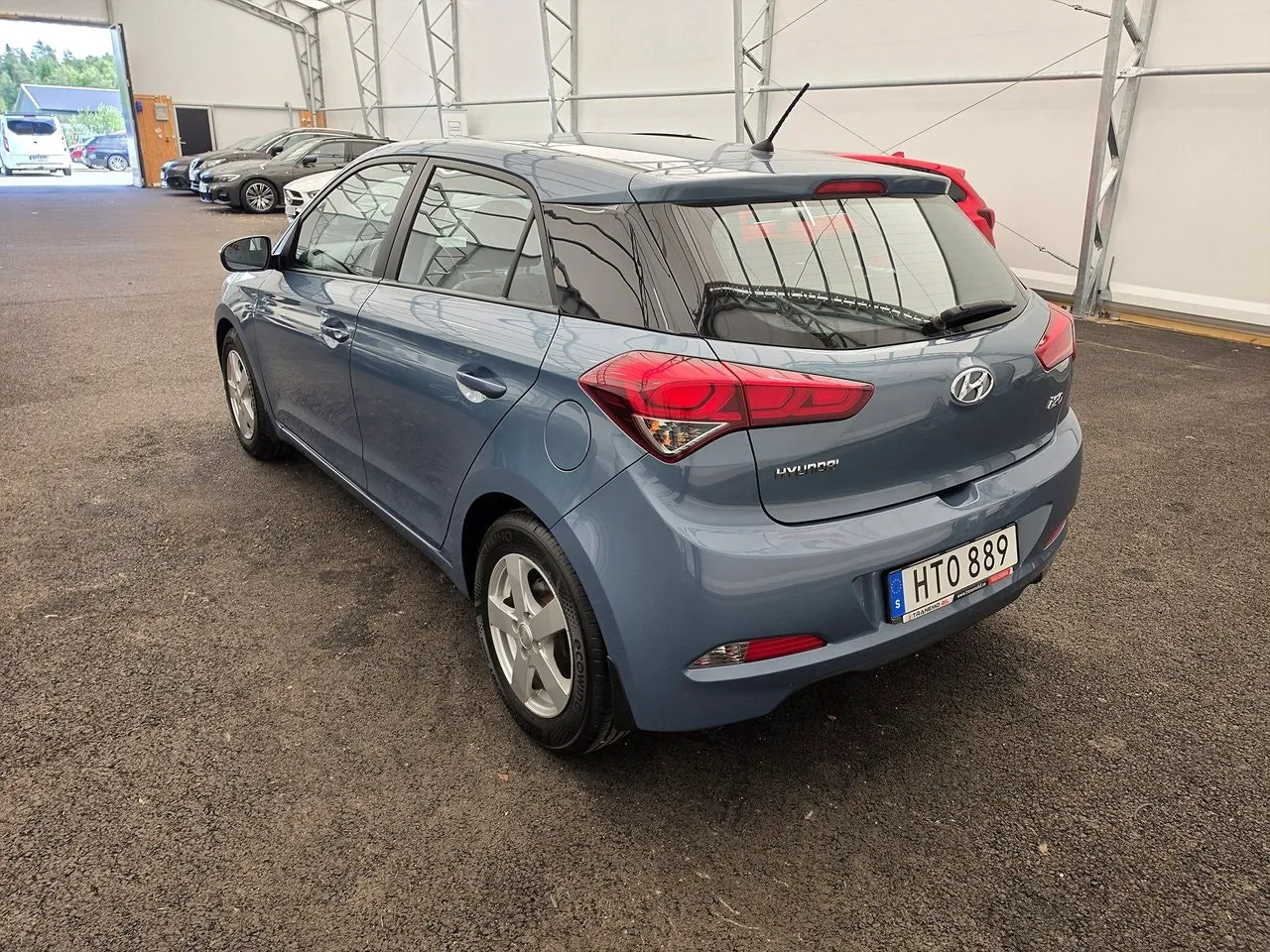 Vehicle image 6