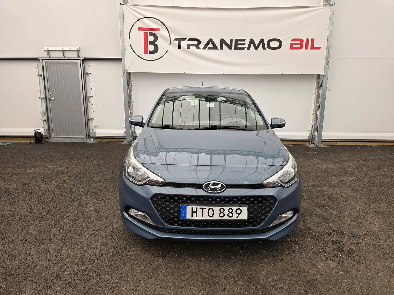 Vehicle image 9