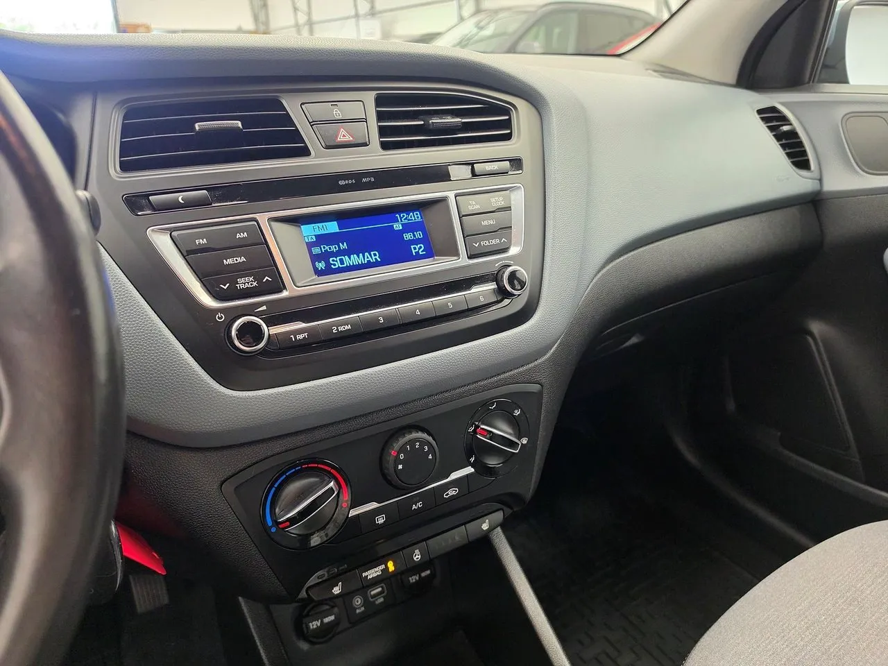 Vehicle image 20