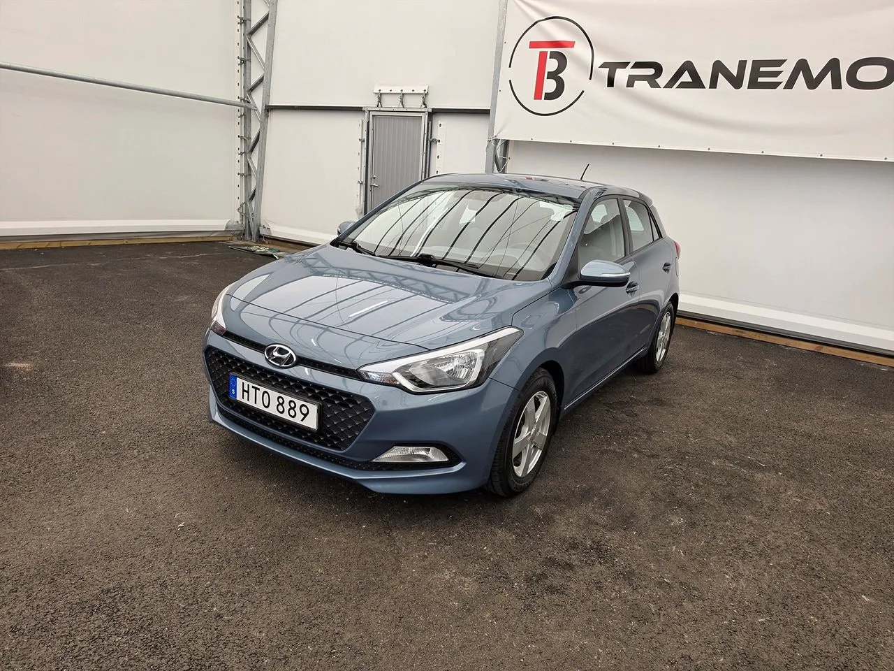 Vehicle image 8