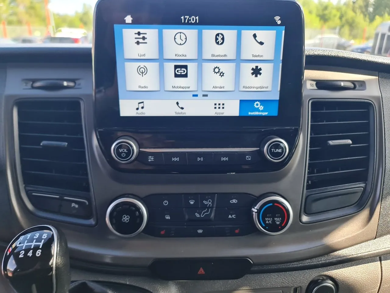 Vehicle image 20