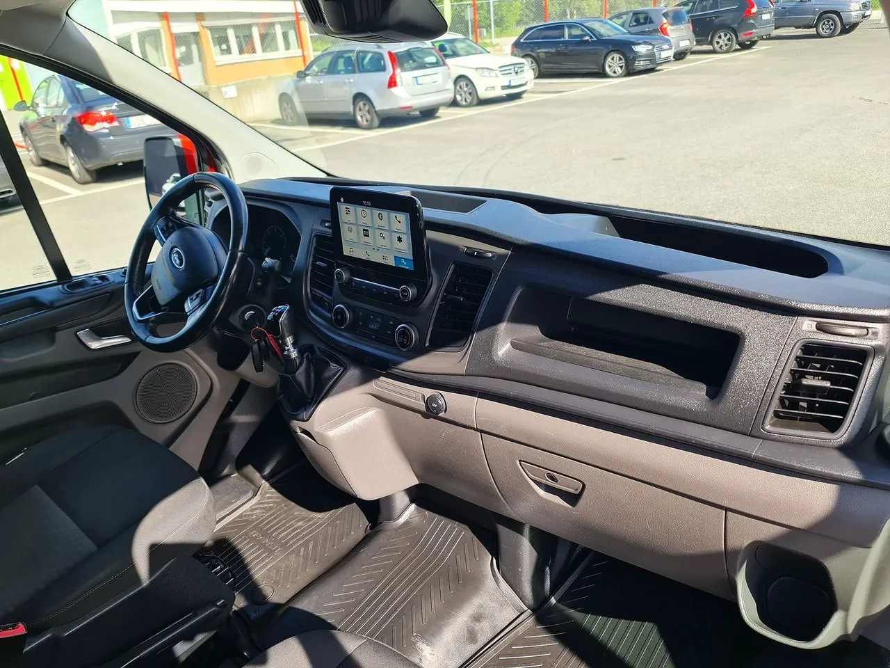 Vehicle image 12