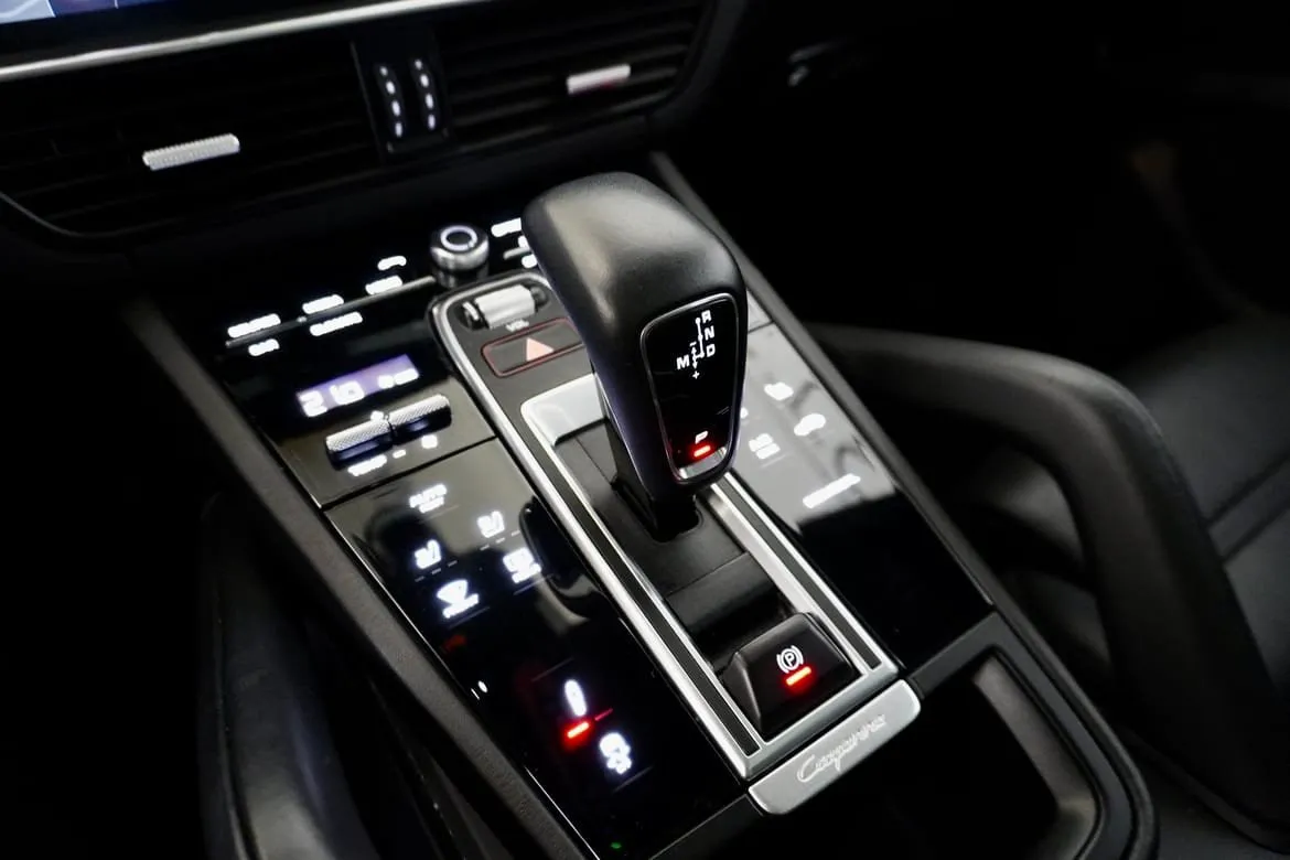 Vehicle image 18