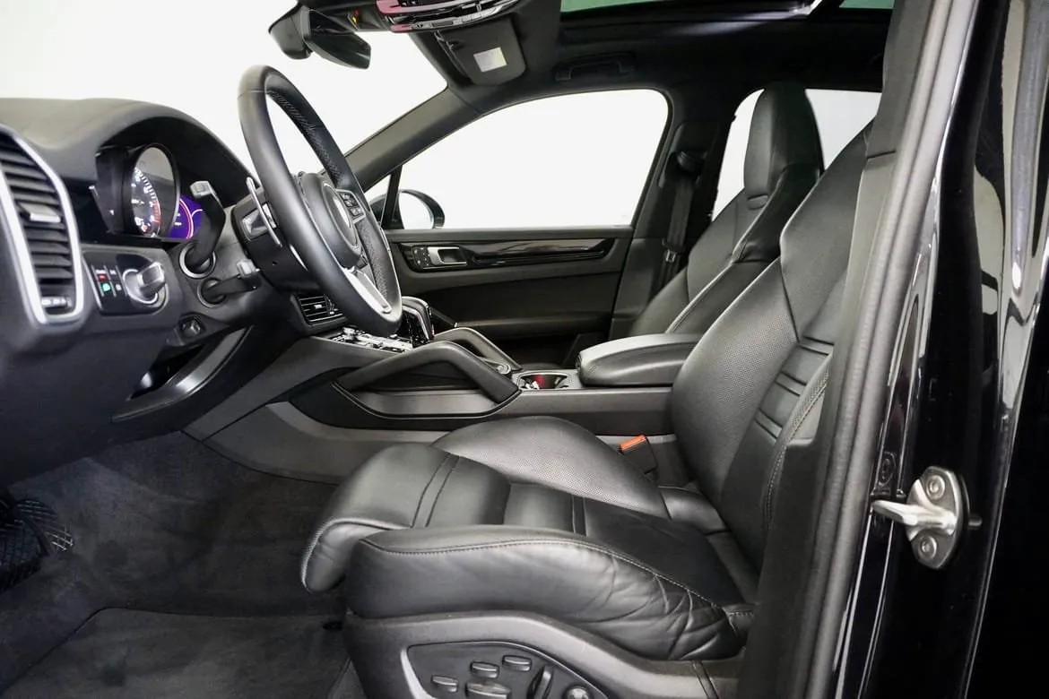 Vehicle image 21