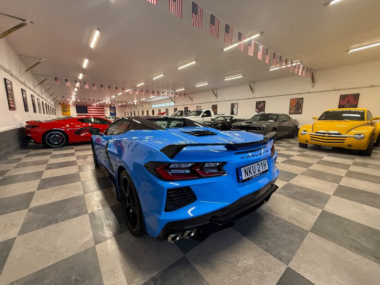 Vehicle image 15