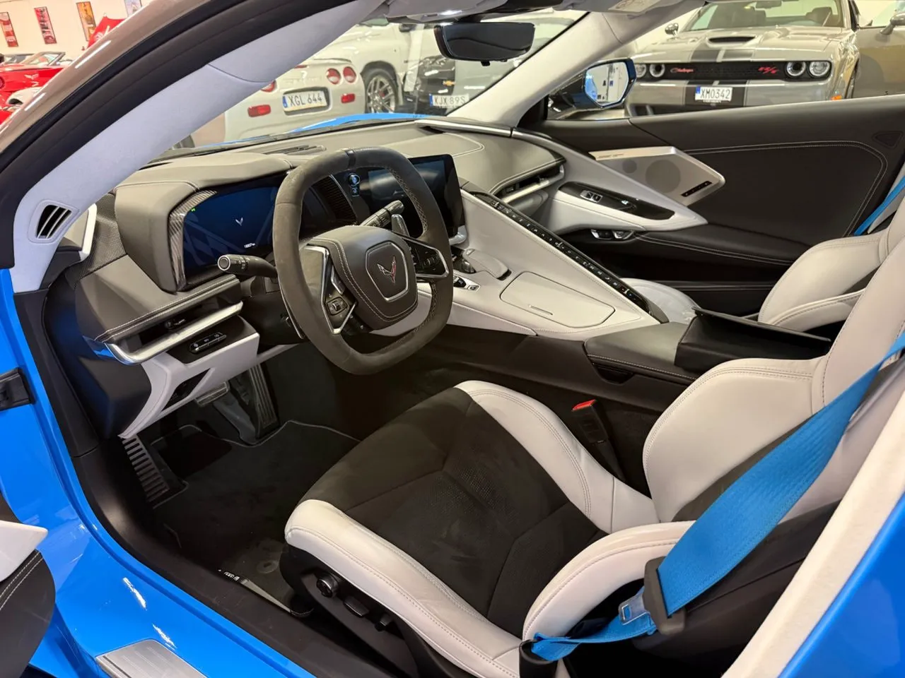 Vehicle image 19