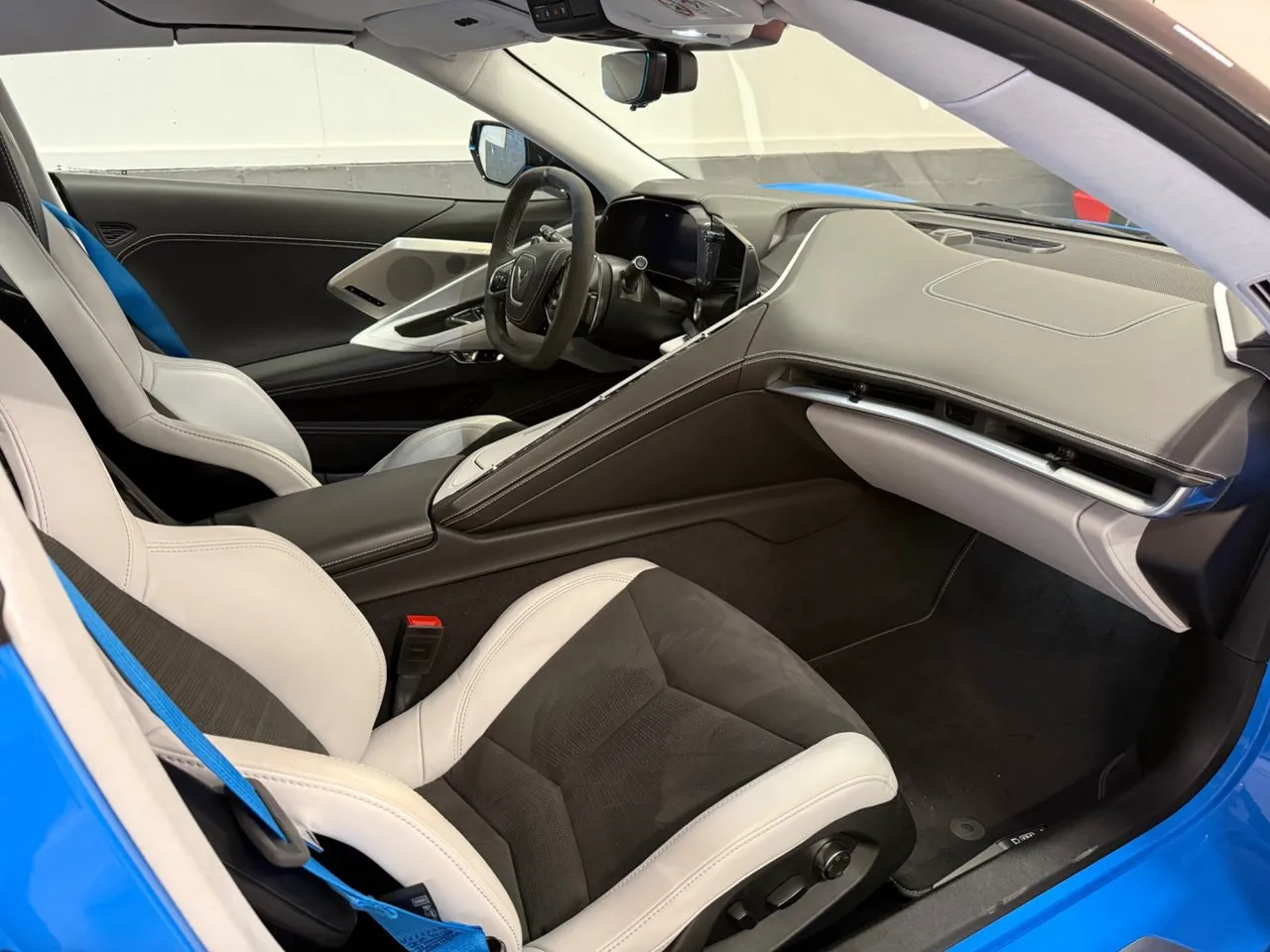 Vehicle image 24