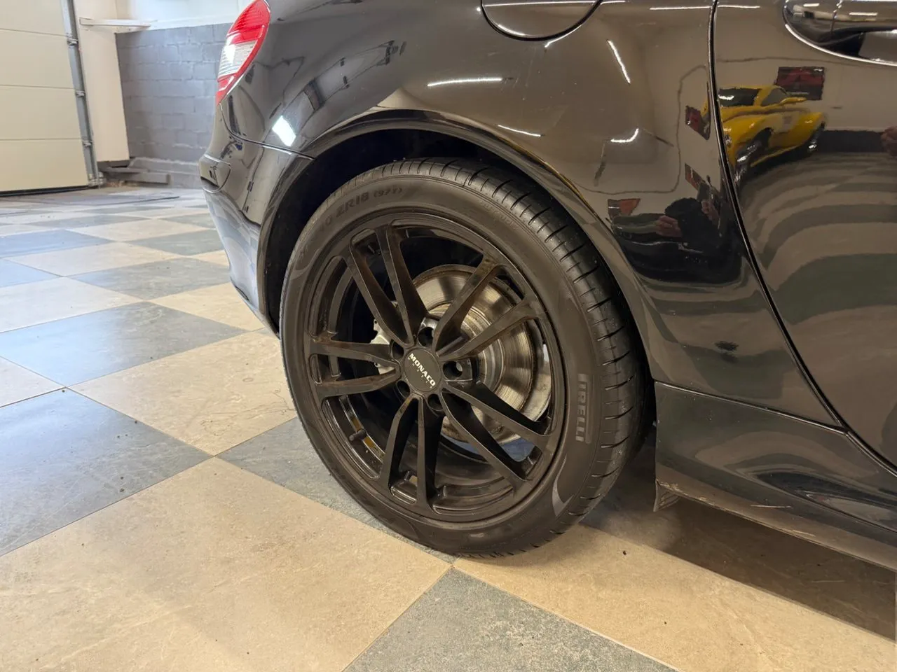 Vehicle image 22