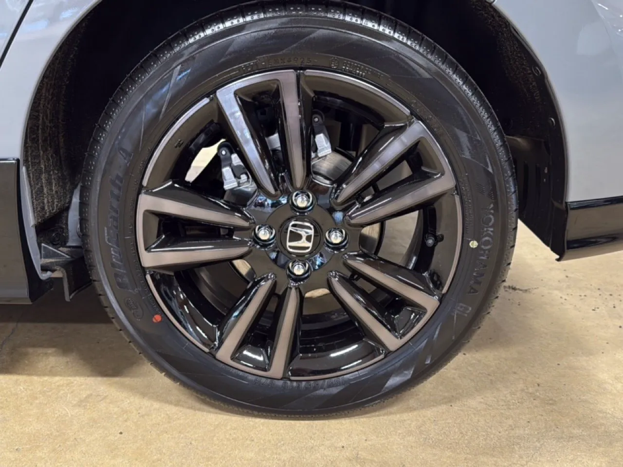 Vehicle image 14