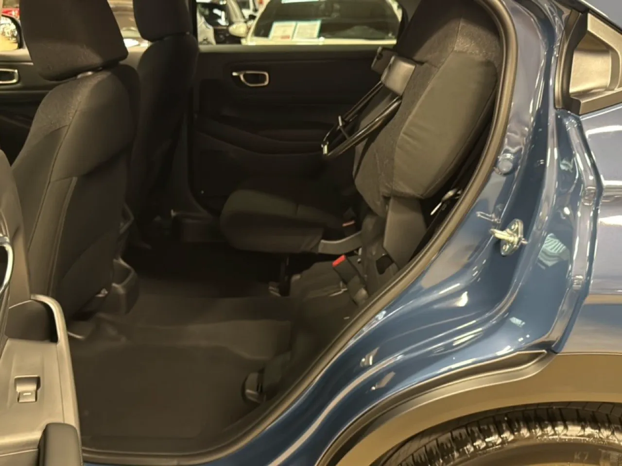 Vehicle image 15