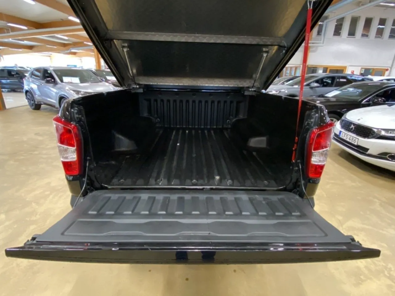 Vehicle image 13