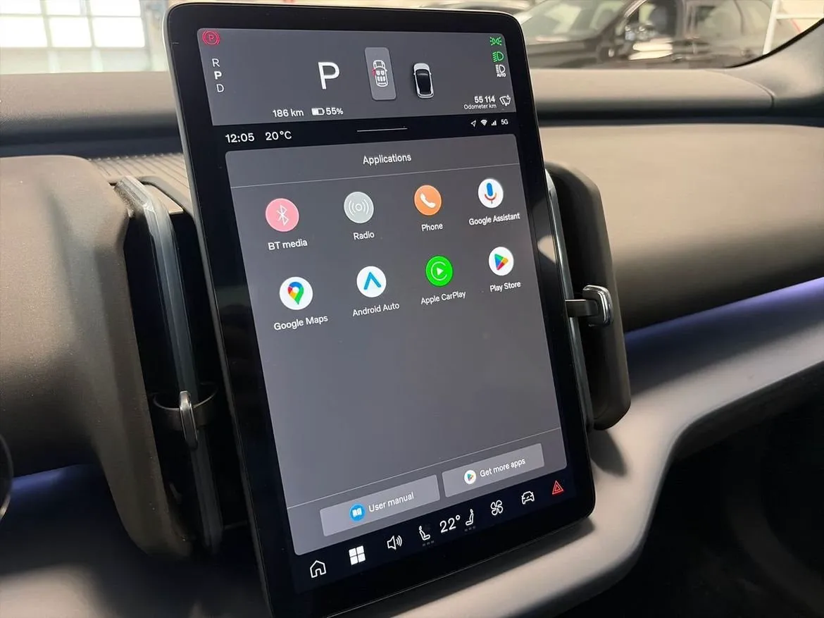 Vehicle image 15