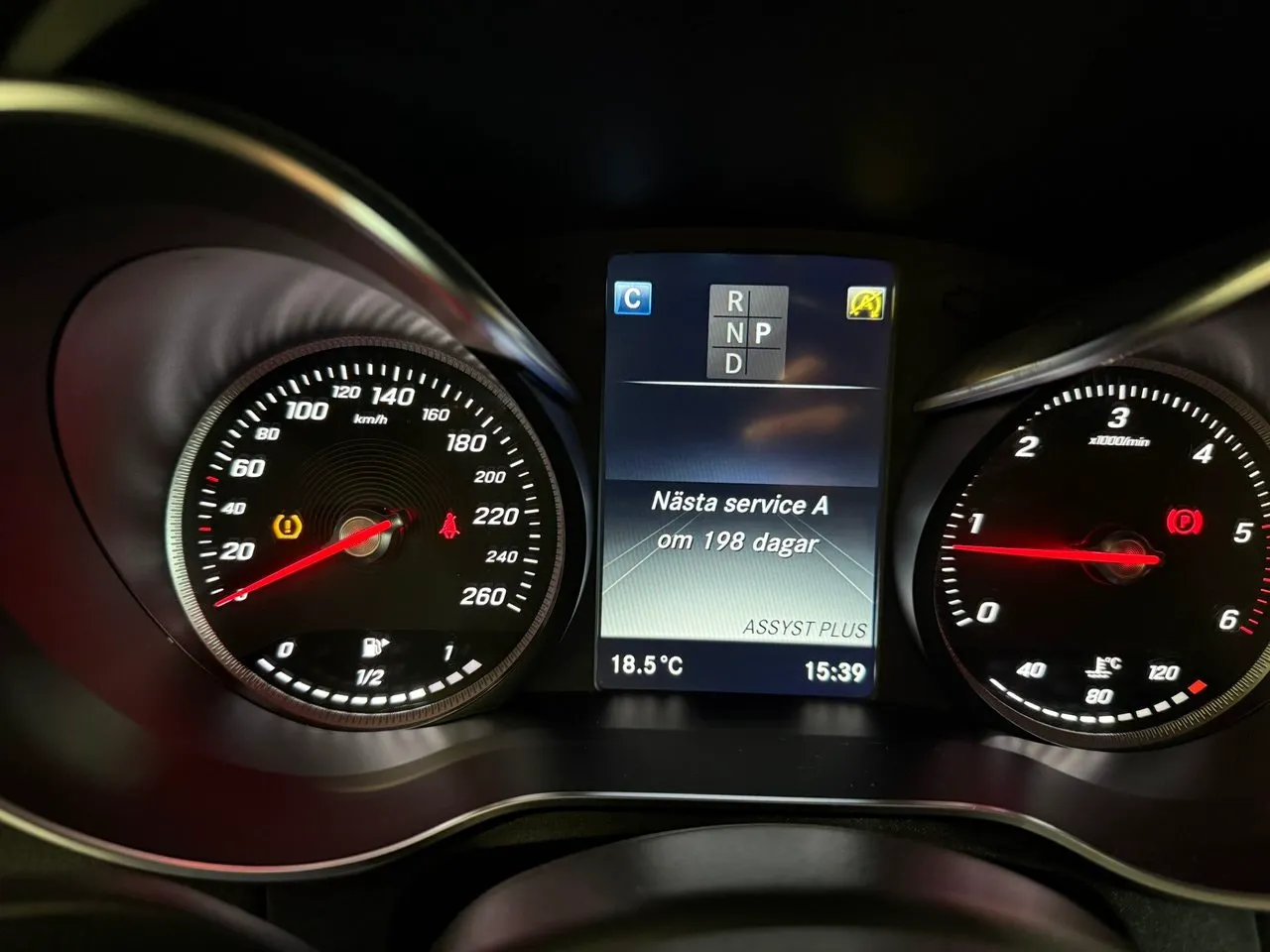 Vehicle image 14