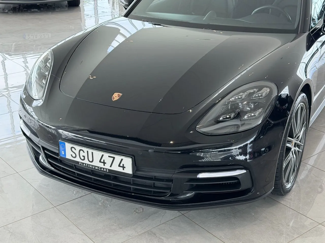 Vehicle image 6