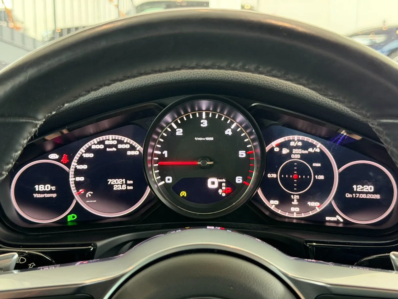 Vehicle image 21