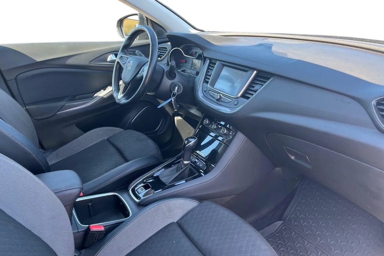 Vehicle image 21
