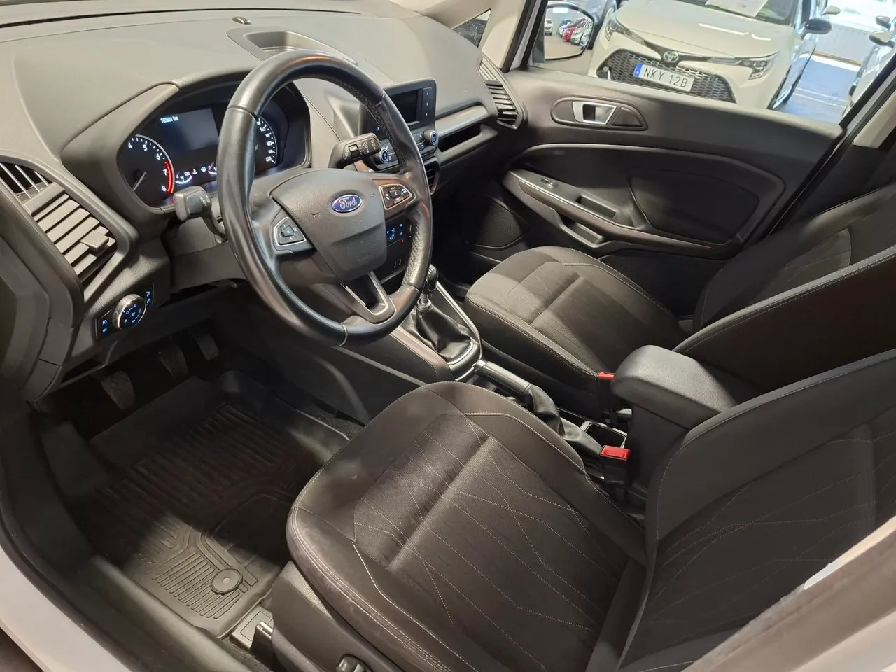 Vehicle image 12