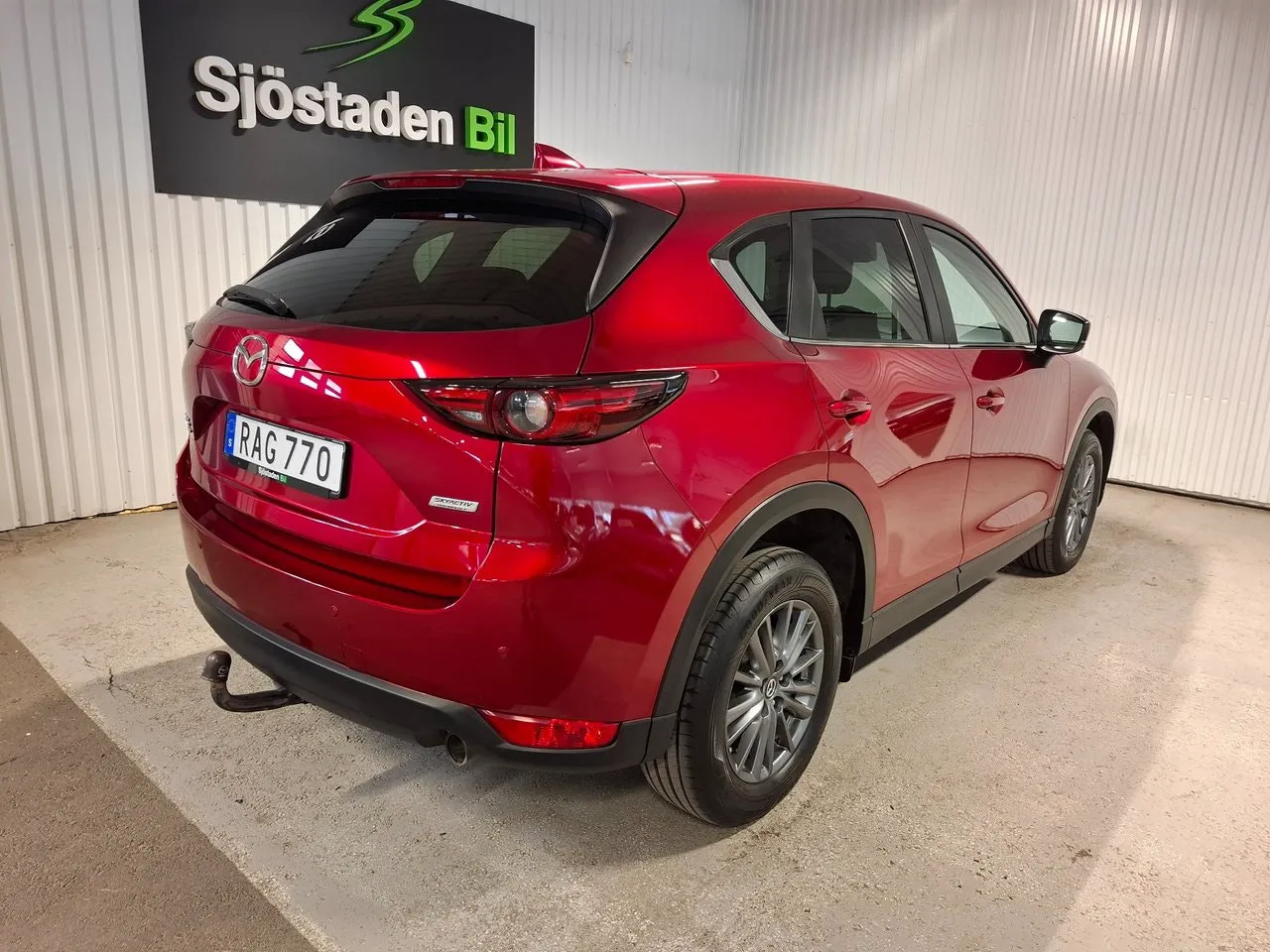 Vehicle image 6