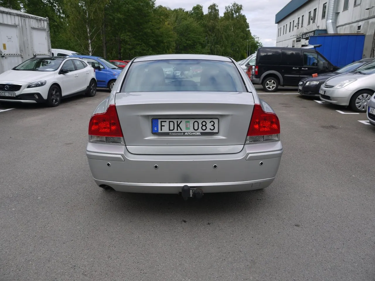 Vehicle image 6