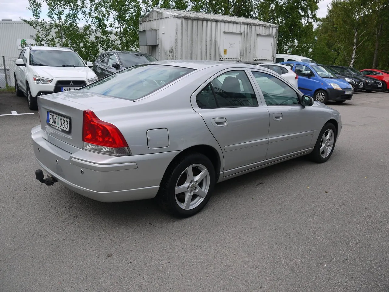 Vehicle image 5