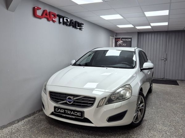 Volvo V60 D2 MOMENTUM BES DRAGKROK P-SENSORER 2ÄG 116HK - 2012