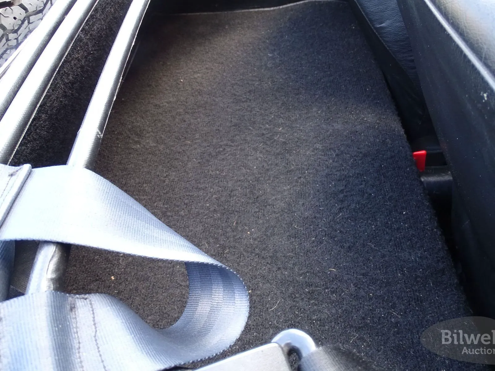 Vehicle image 76