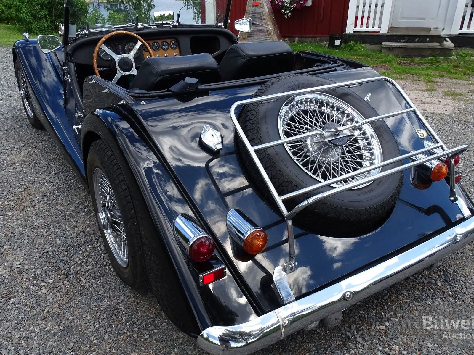 Vehicle image 48