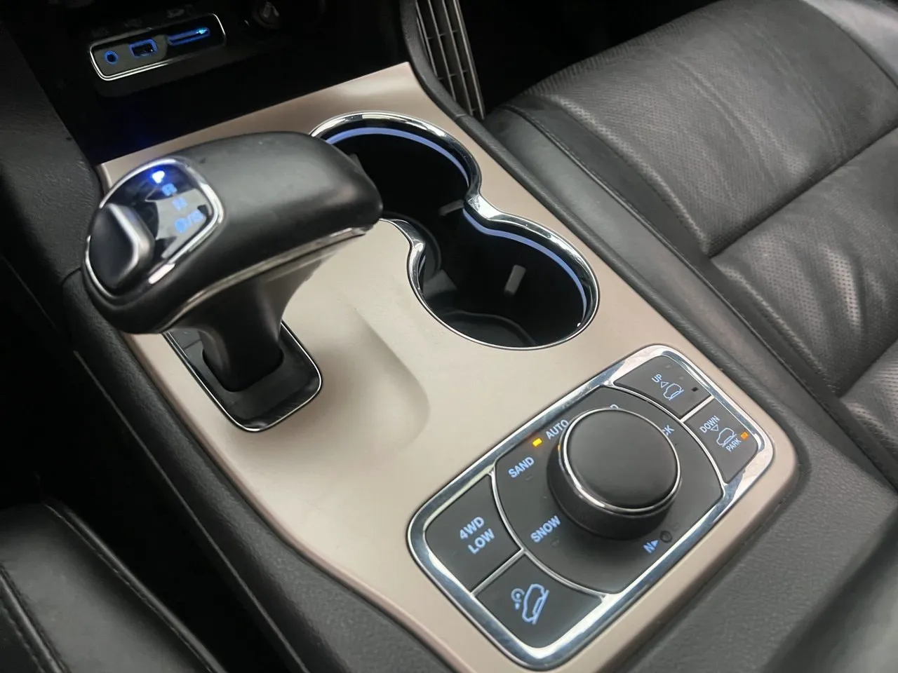 Vehicle image 16