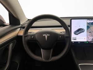 Tesla Model 3 bild 14