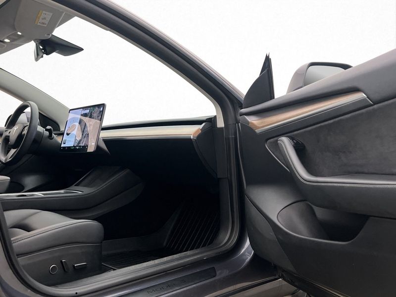 Tesla Model 3 bild 16