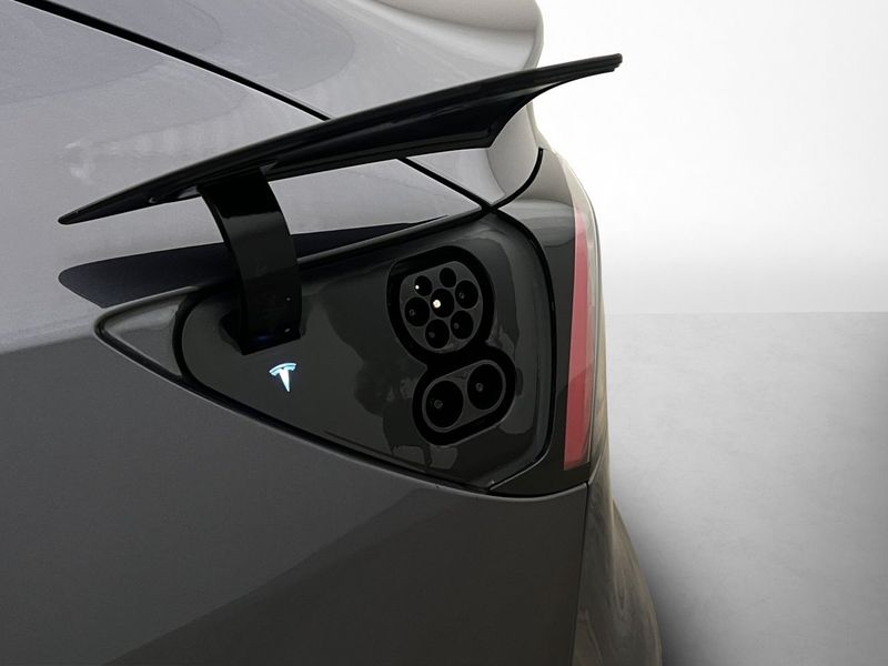 Tesla Model 3 bild 31