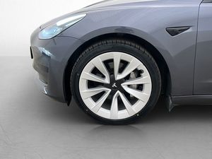 Tesla Model 3 bild 32