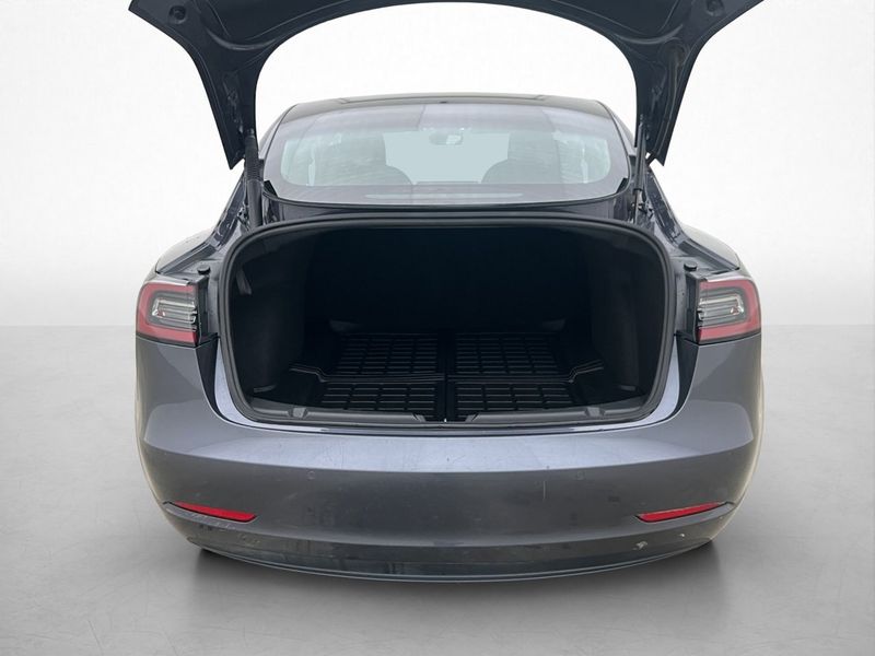 Tesla Model 3 bild 29