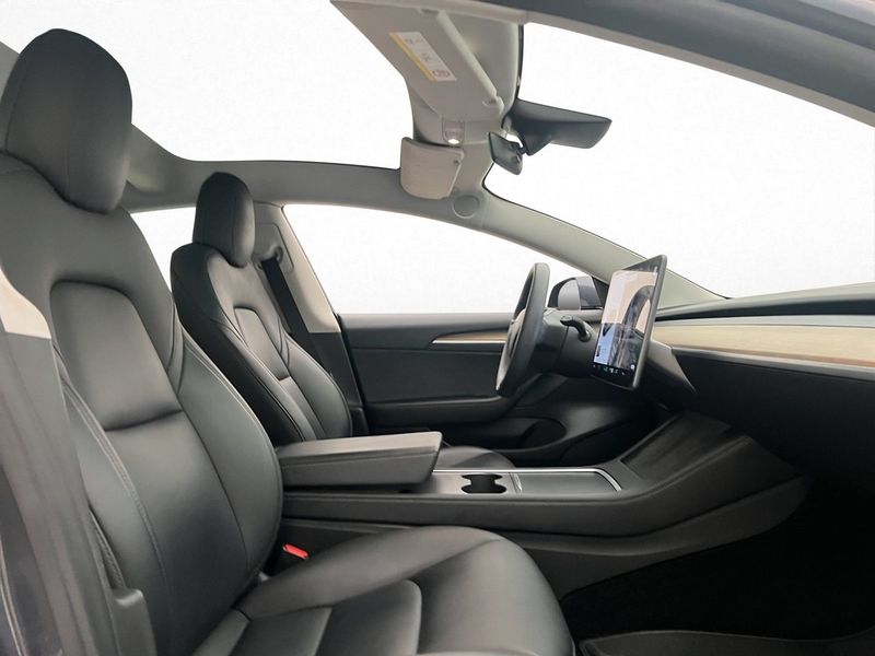 Tesla Model 3 bild 15