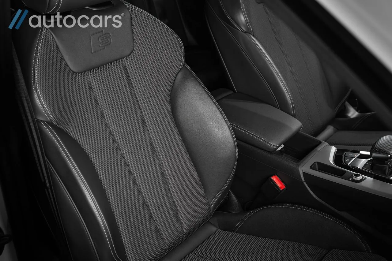 Vehicle image 30